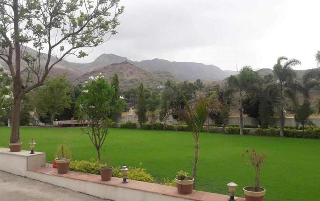 Meera Valley Resort By Nexottel Udaipur Exterior foto
