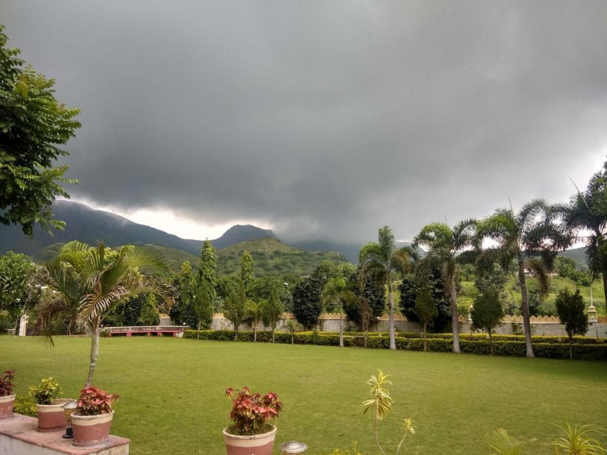 Meera Valley Resort By Nexottel Udaipur Exterior foto